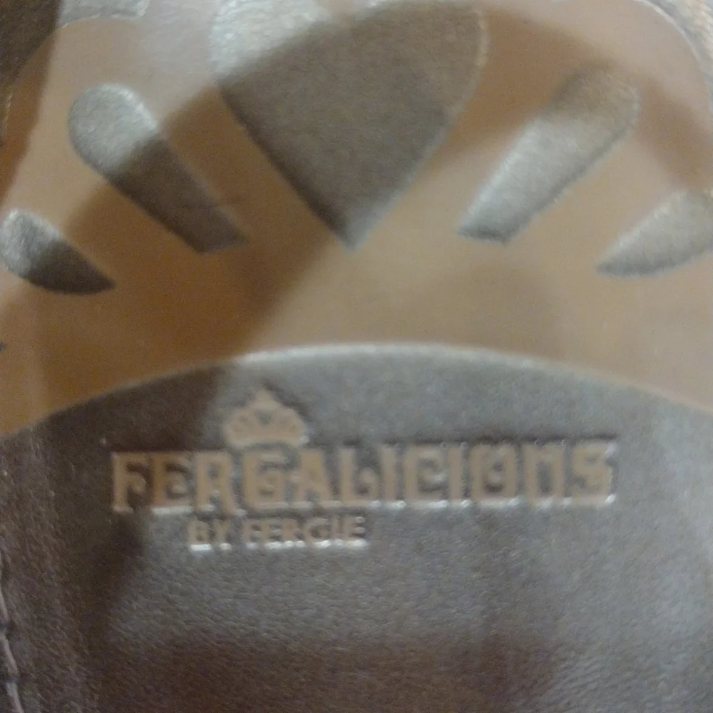 Fergalicious By Fergie. Beige and Cork Platform Wedges. Size 8M - Picture 5 of 7